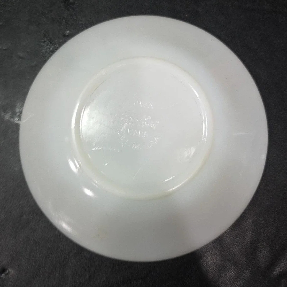 Anchor Hocking Fire King Milk Glass Saucers, Set of 4,‎ Off White Dinnerware